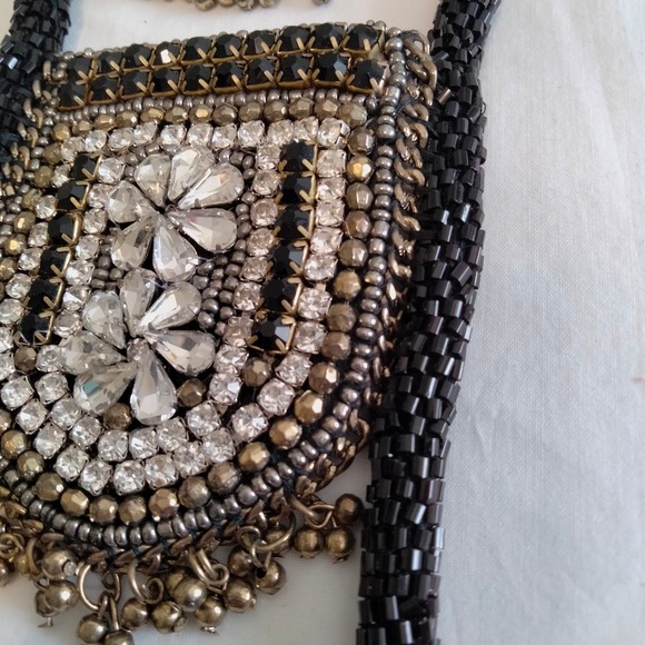 Iris Apfel & Bajalia Black-Clear Rhinestone Feathered Beaded 2 Layer Necklace - Picture 13 of 16